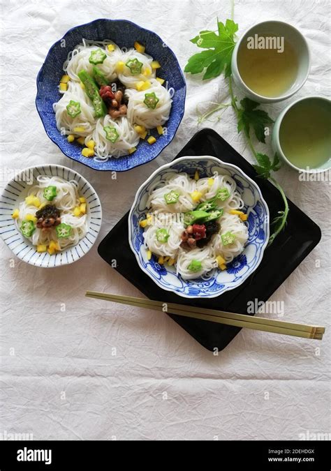 もずく そうめん：海と麺の意外な調和